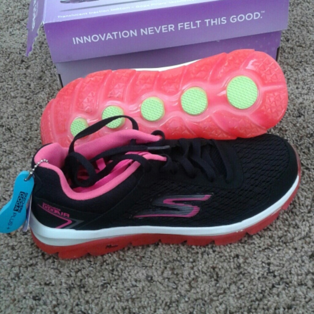 Womens skechers go air size 7.5